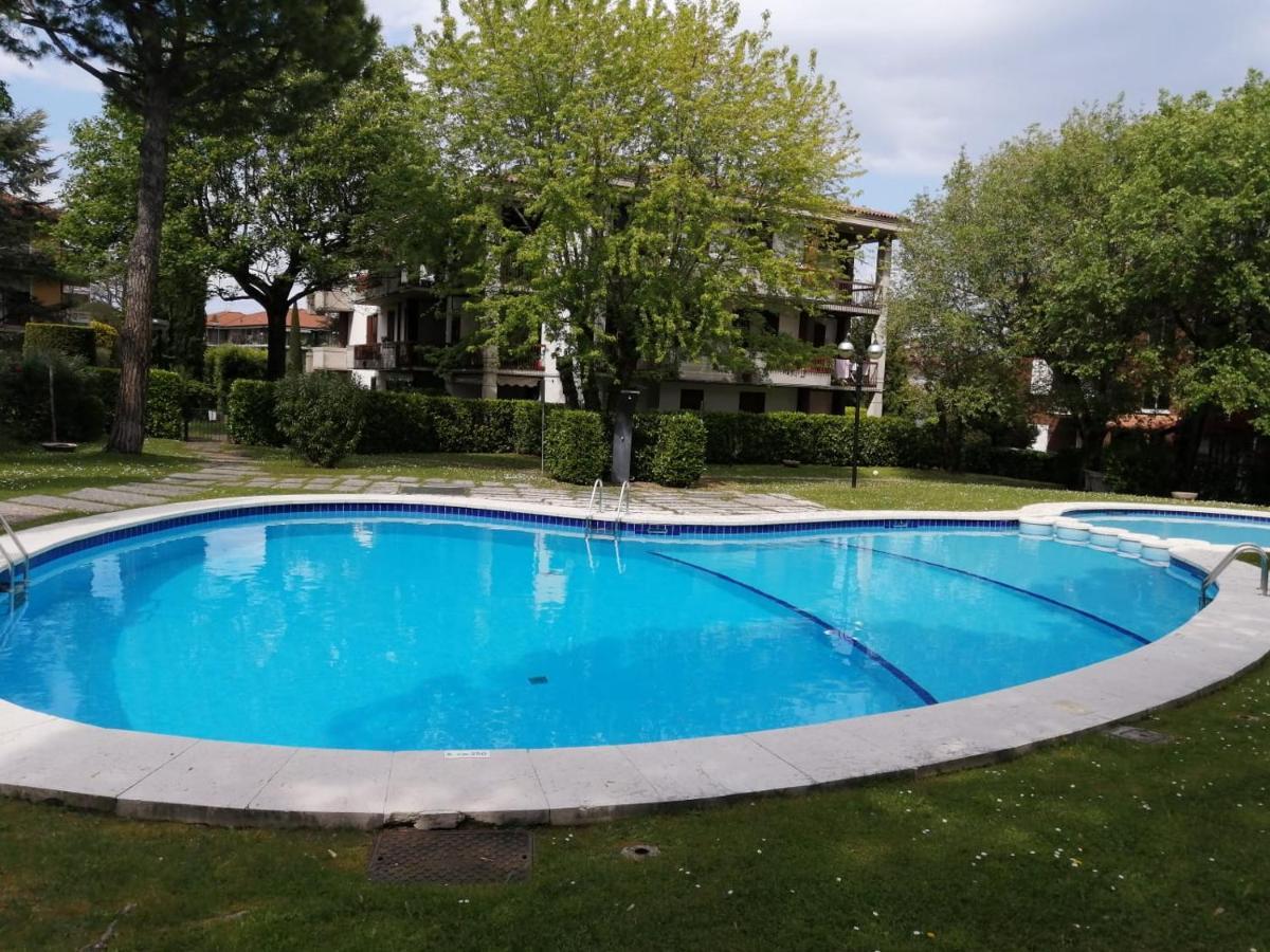 Lucky Apartment 2 Sirmione Exteriör bild