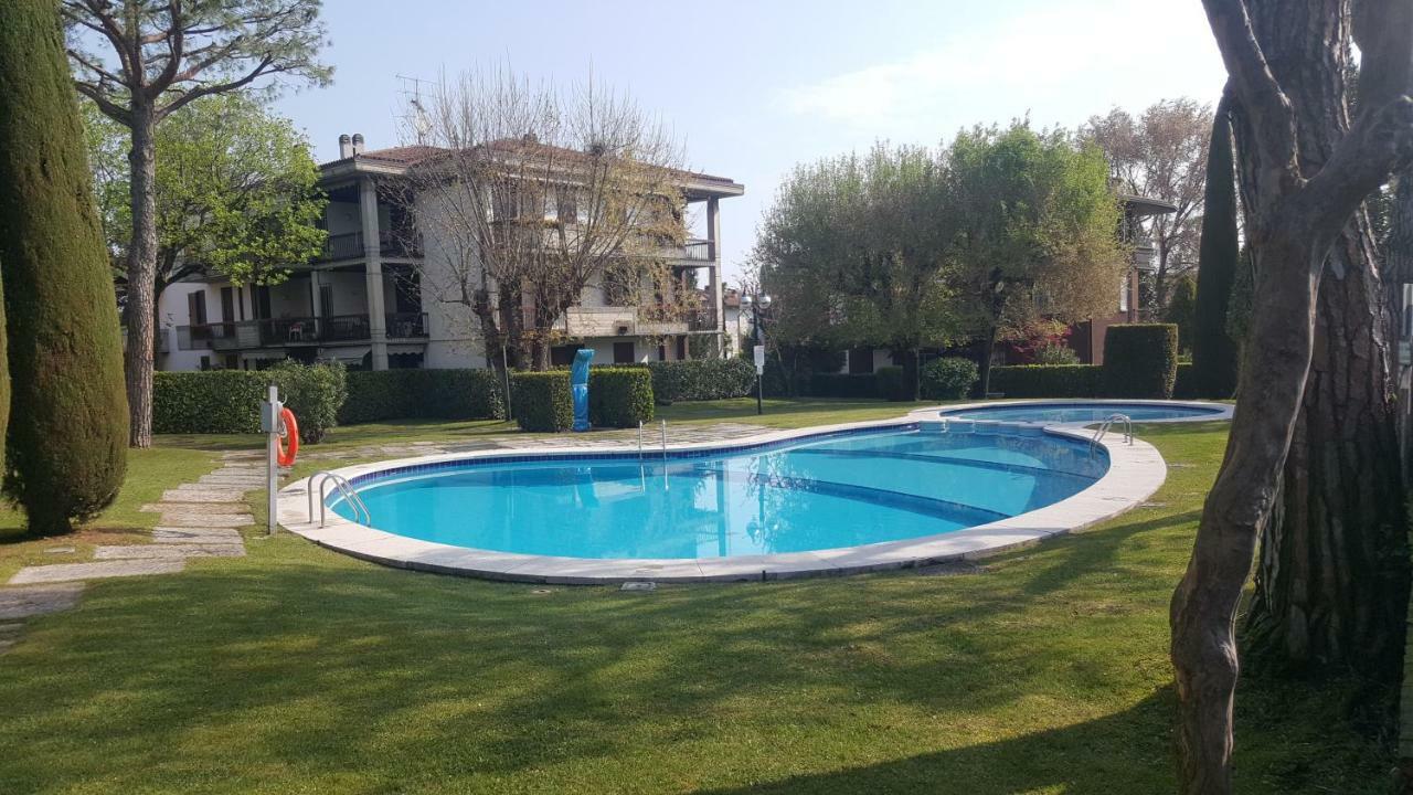 Lucky Apartment 2 Sirmione Exteriör bild